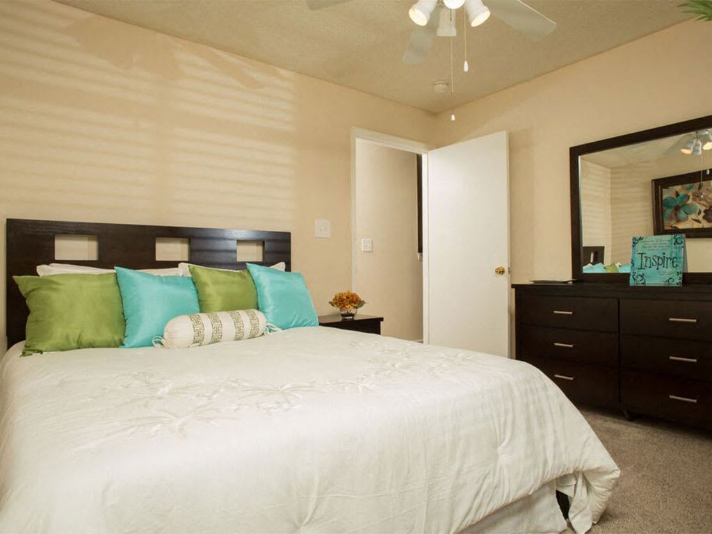 Apartments for Rent in Pawleys Island, SC Litchfield Oaks Photos